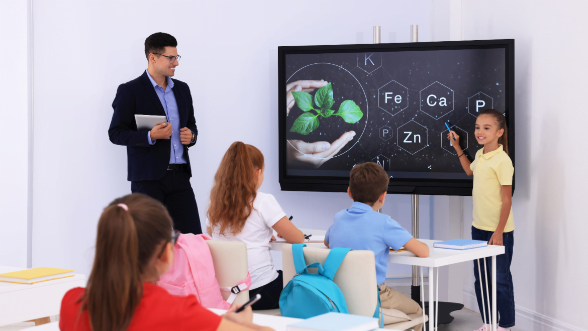 Les Écrans Interactifs en Classe